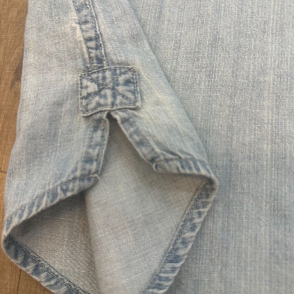 J.Crew Women's 6 Denim Long Sleeve Button Up Shirt Light Washed